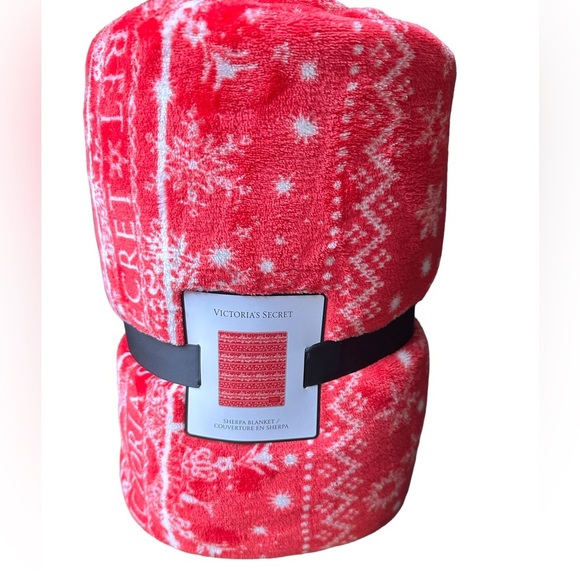 Victoria’s Secret Winter Wonderland Fleece/Sherpa Blanket - Picture 1 of 6